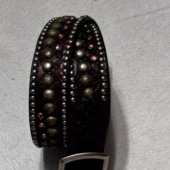 Leather Rock Studded Belt Brown with Pink Rhinestones Medium Blazin Roxx Belt Brown Leather Pink Crystal Rhinestones  main image 3